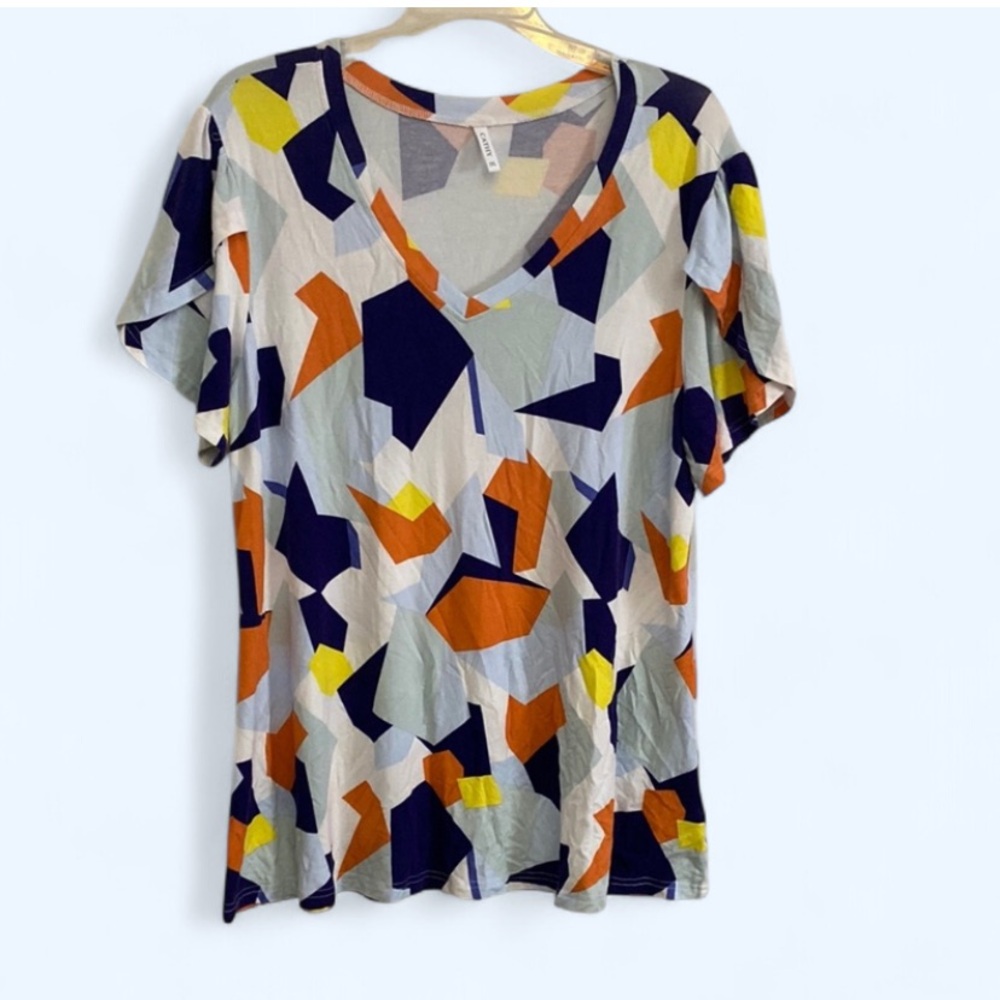 Cathy short sleeve women’s V-Neck geometric Top